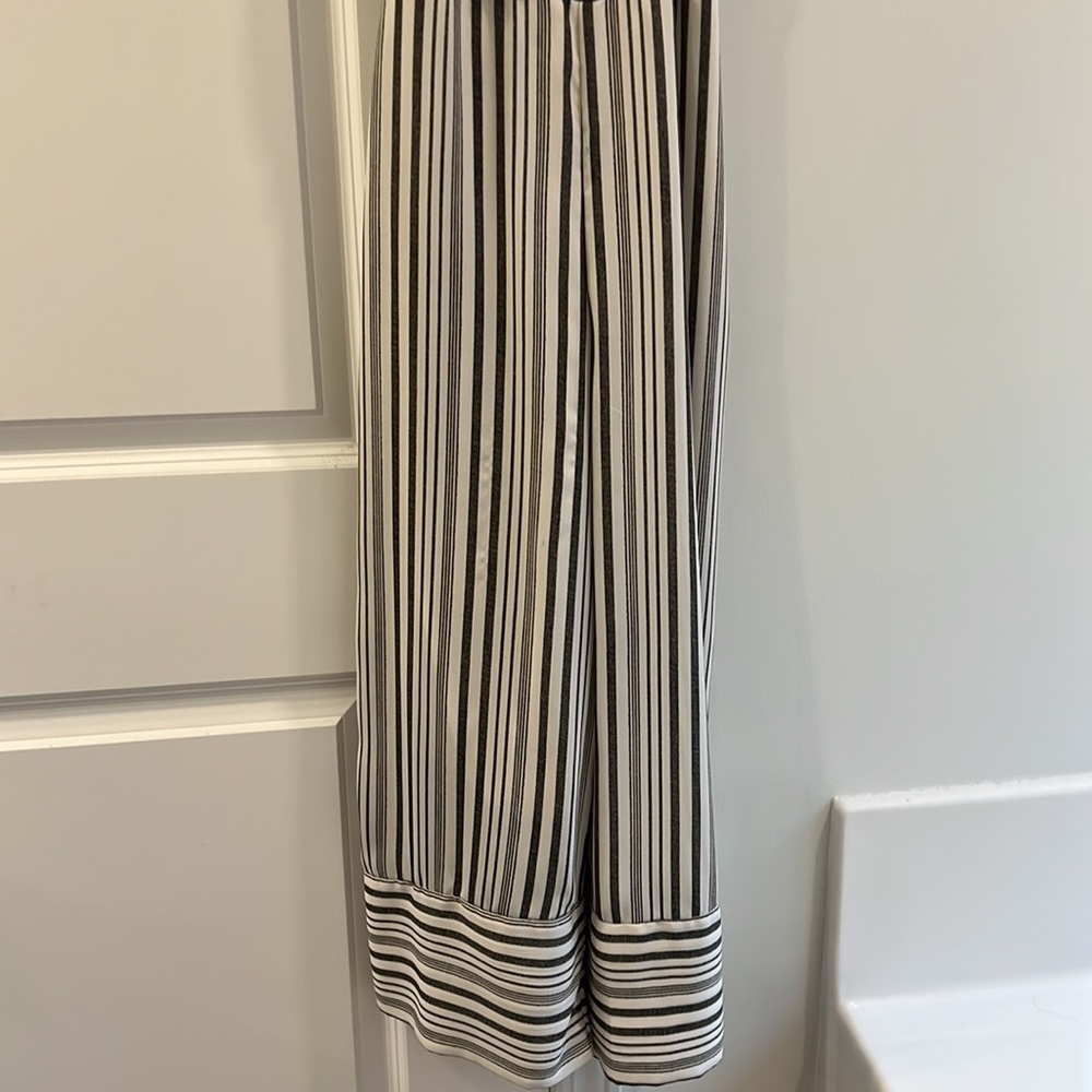 Jumpsuit - Picture 3 of 7